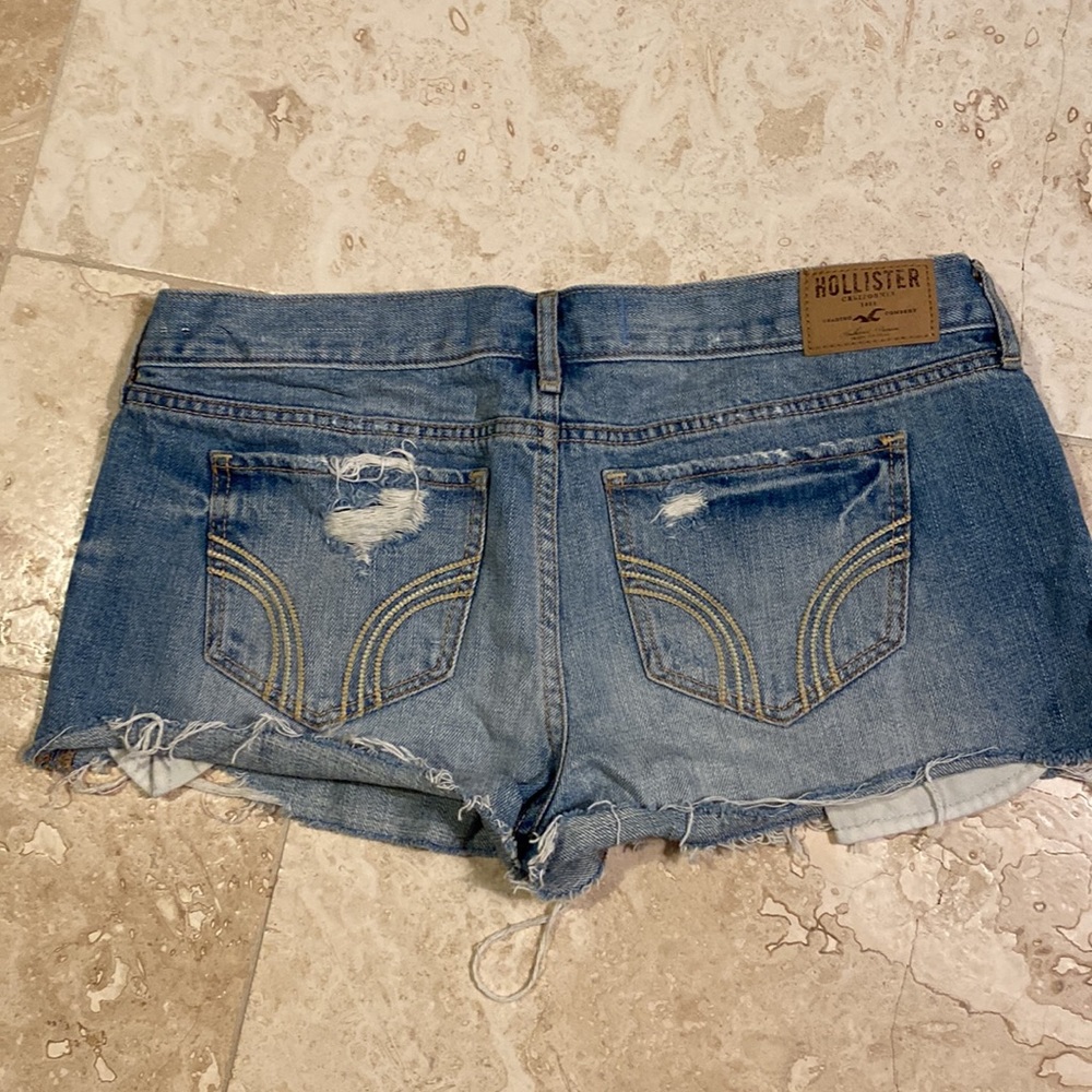 HOLLISTER SHORTS - Picture 2 of 5
